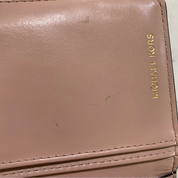 Jet Set Small Two-Tone Logo Smartphone Crossbody Bag - Picture 8 of 13